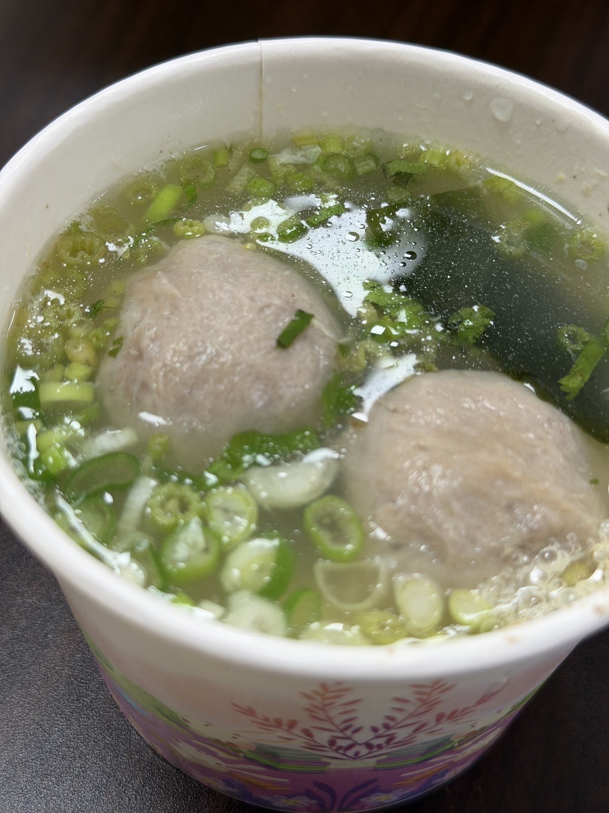 純手工鮮肉湯包貢丸湯特寫