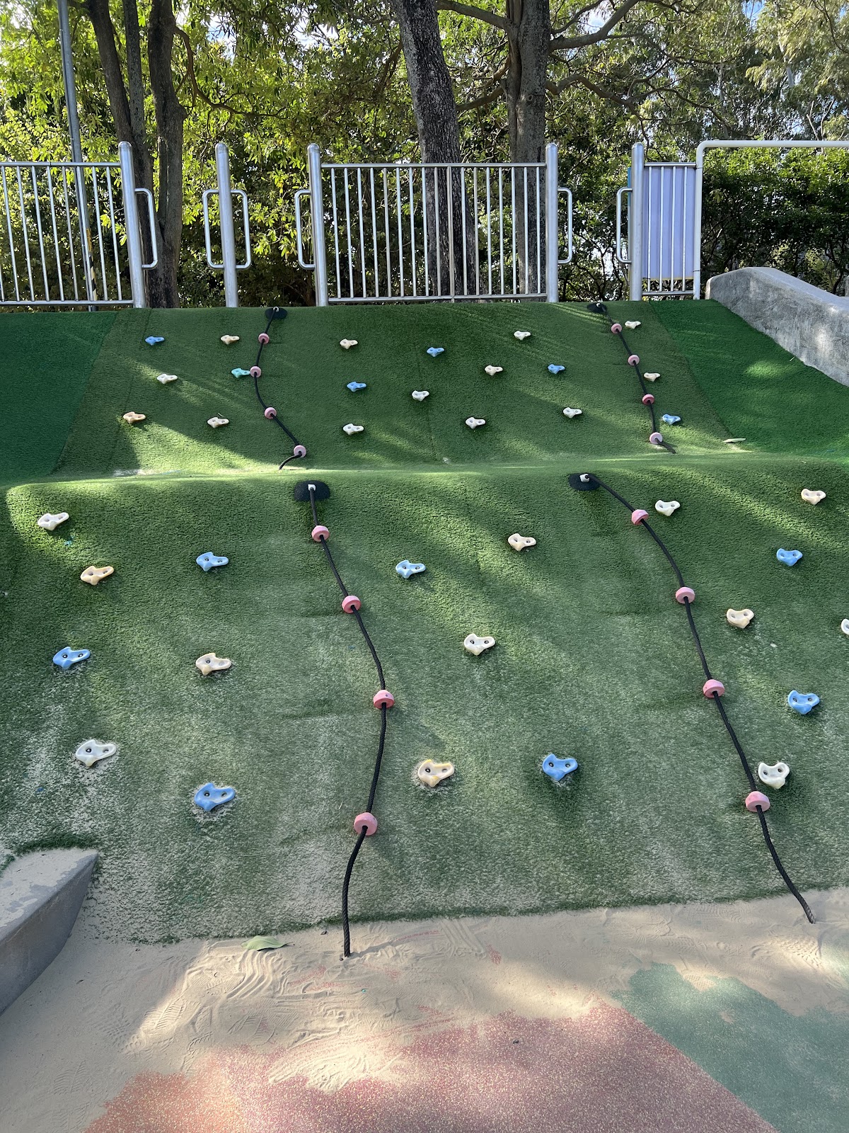 頭份市綜合運動公園攀岩牆兒童設施