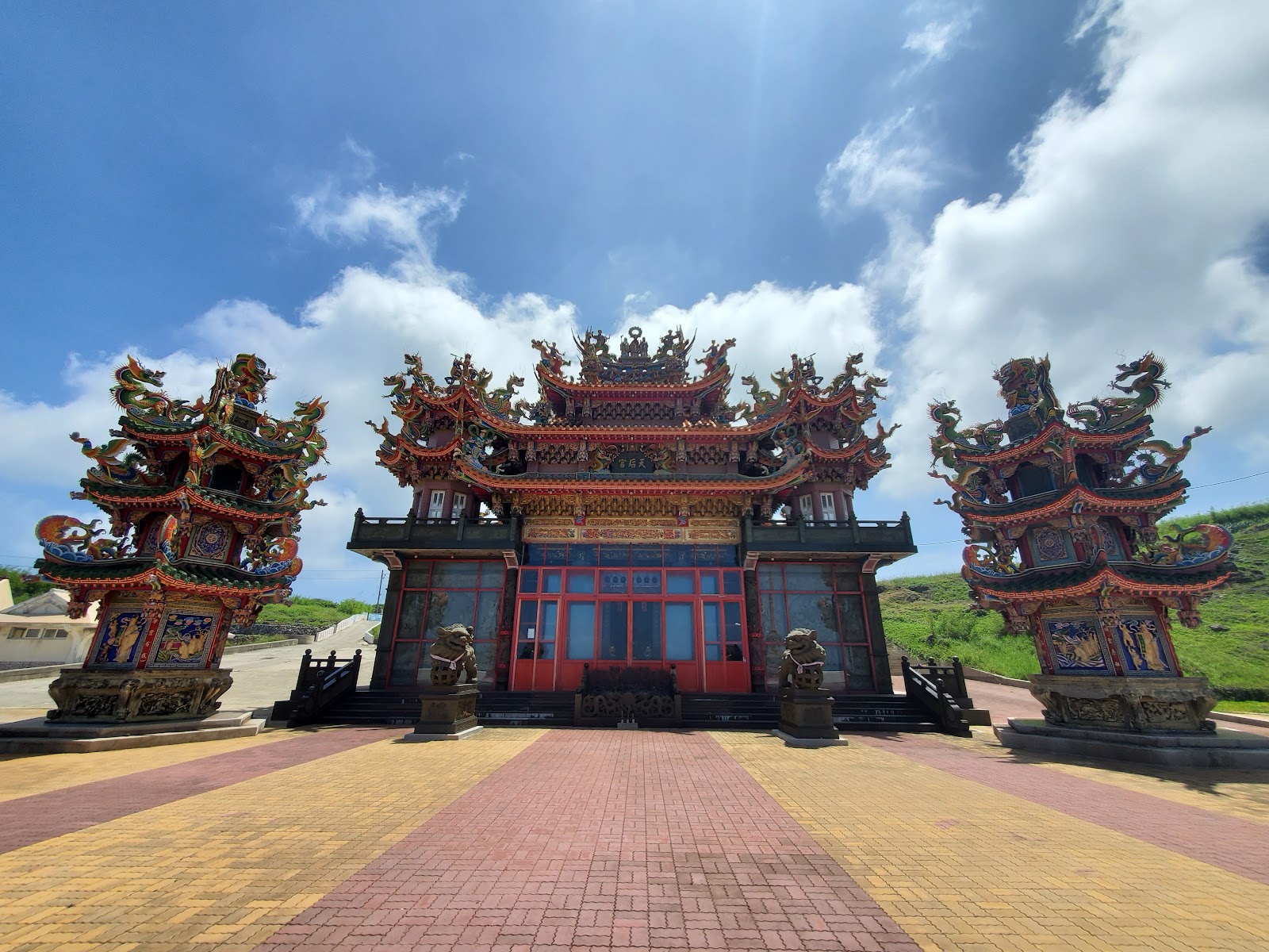 望安天后宮廟埕廣場全景