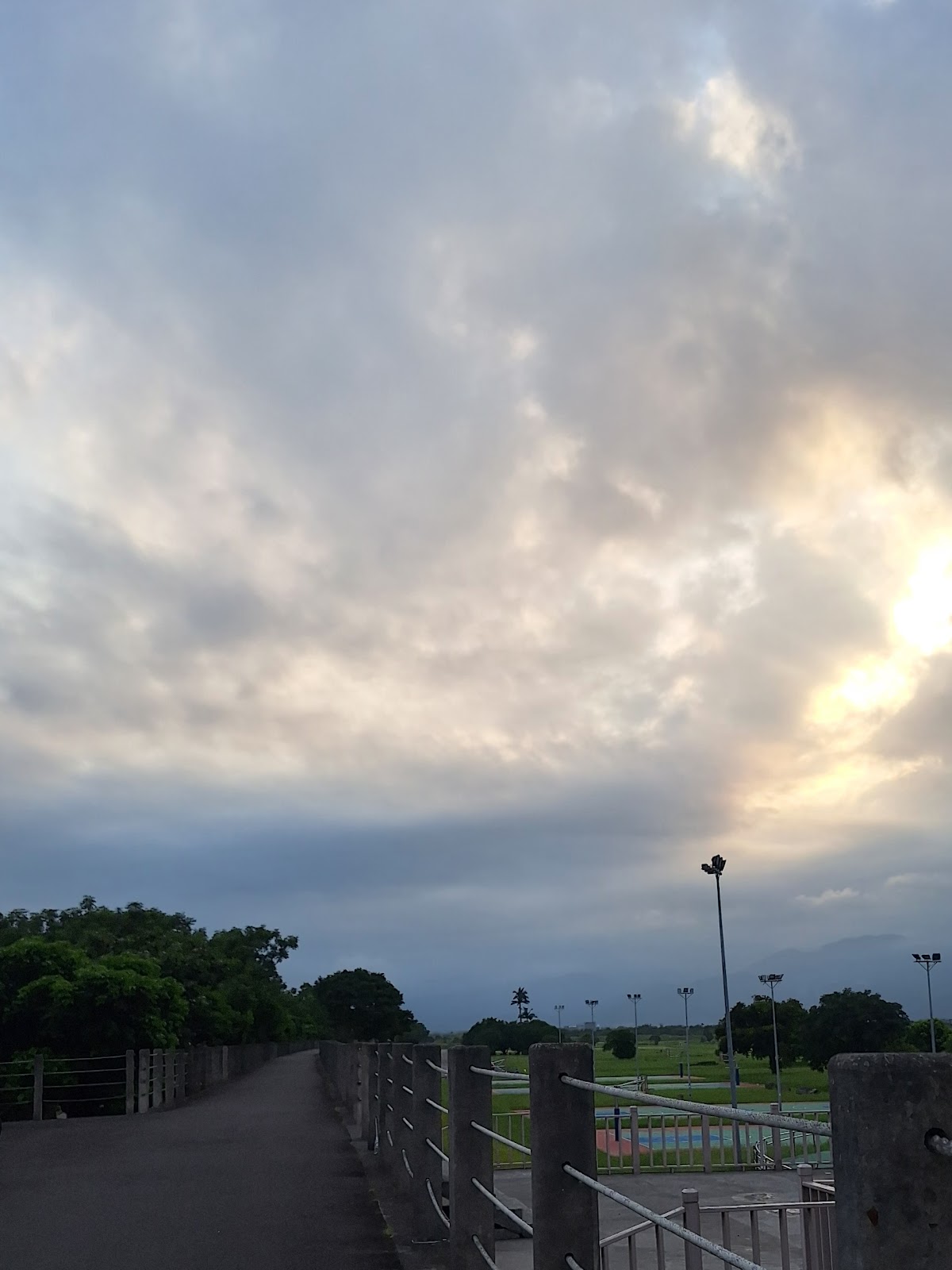 五結溪濱溜冰場黃昏步道