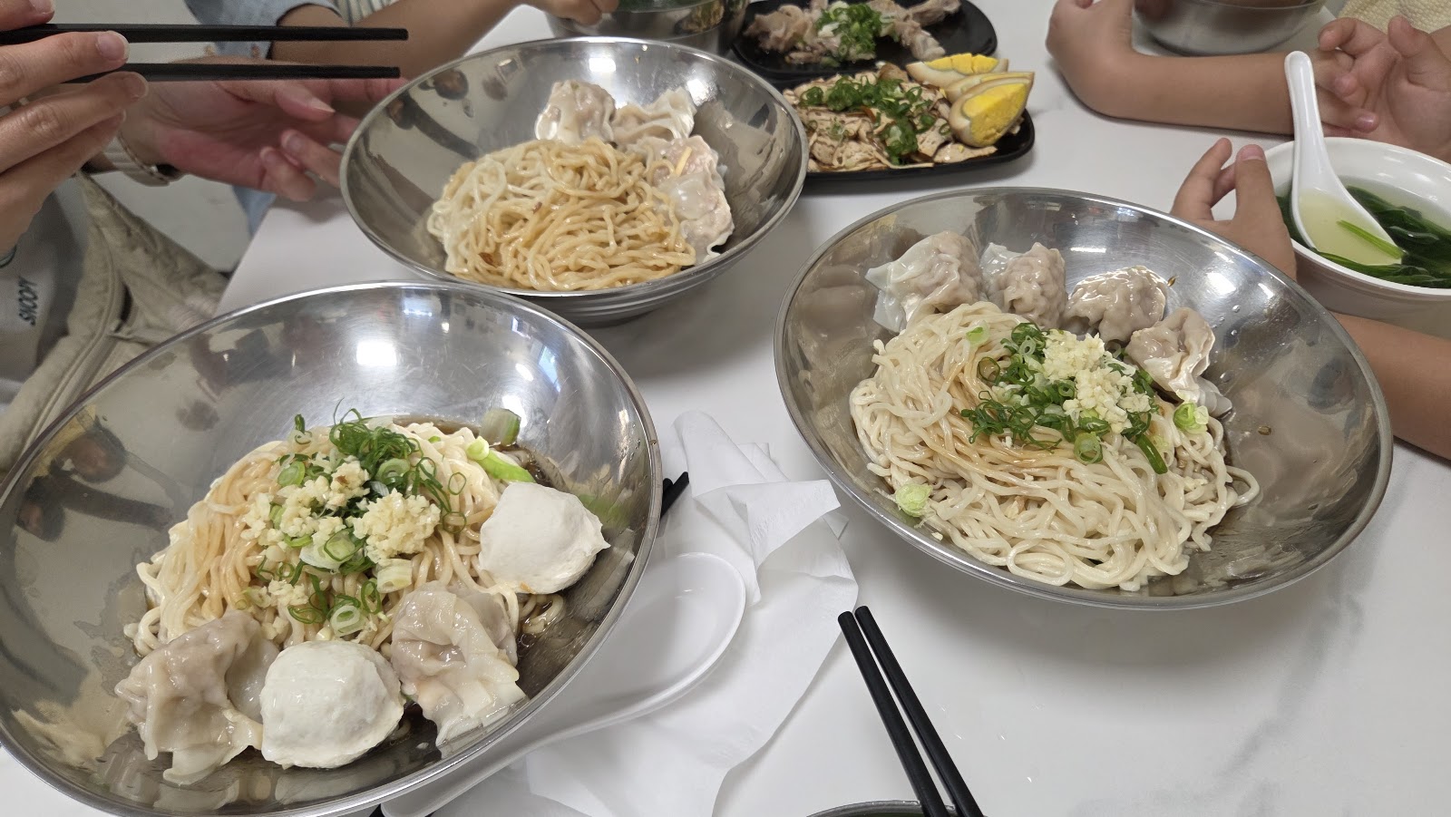 武家乾麵招牌乾麵配手工水餃鋼盆裝
