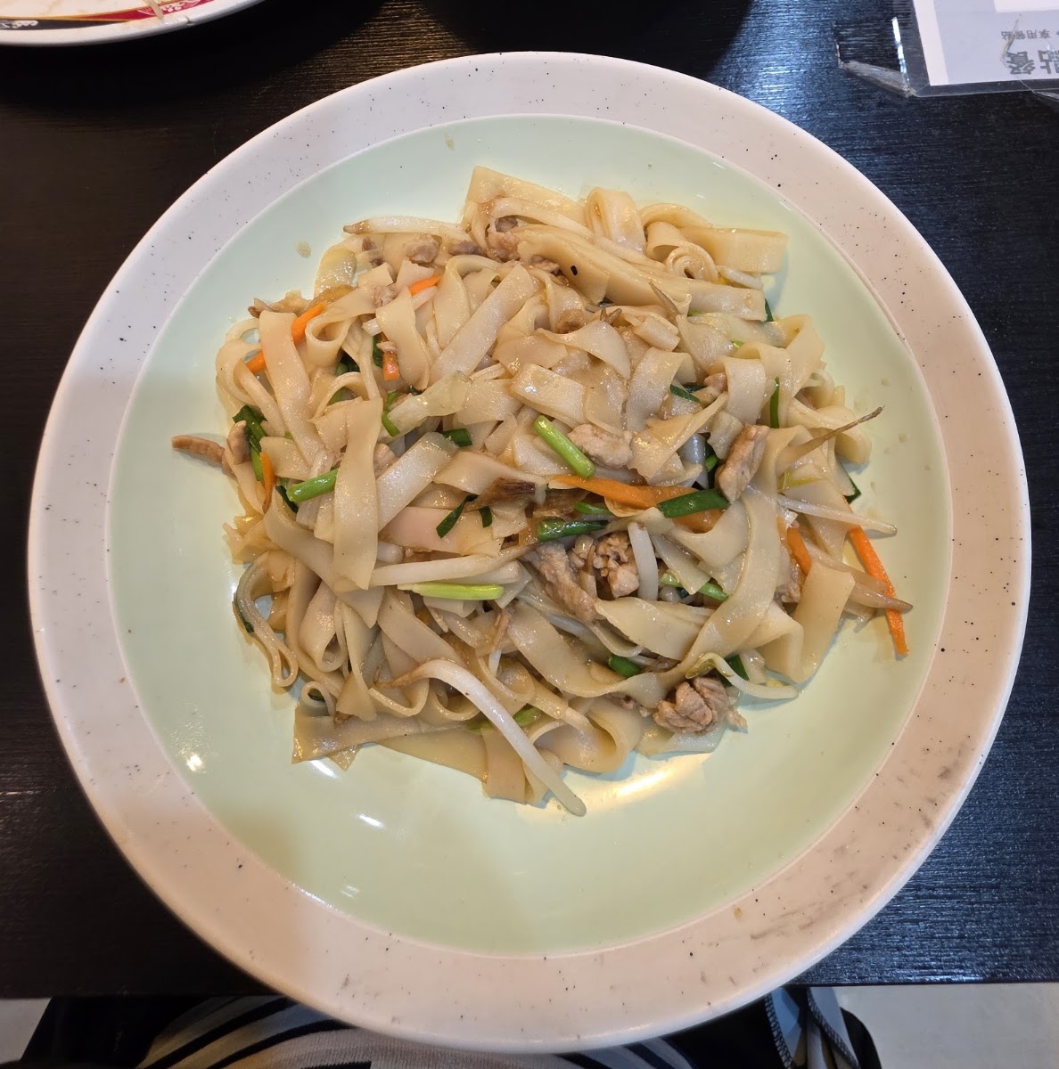 泰平勝食的招牌粄條,份量實在、湯頭清爽