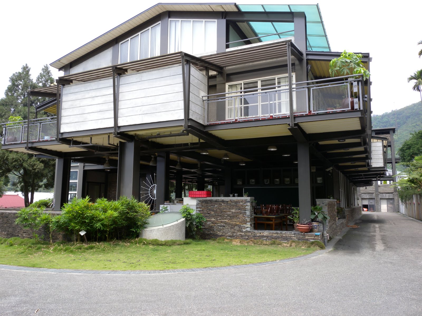 潭南國小懸挑鋼構校舍建築特色 潭南國小懸挑鋼構校舍建築特色