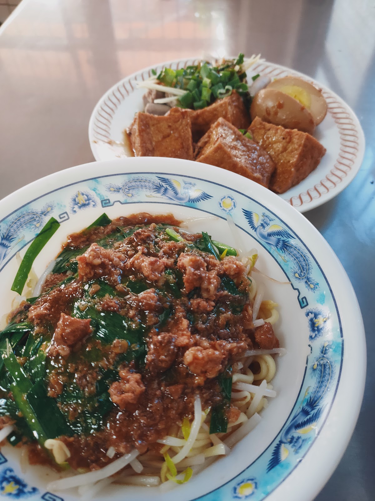 新莊小吃部招牌料理,分量實在、色香俱全