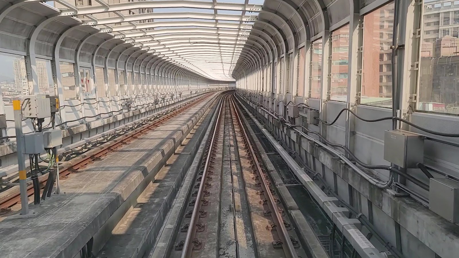 環狀線高架軌道俯瞰永和市景