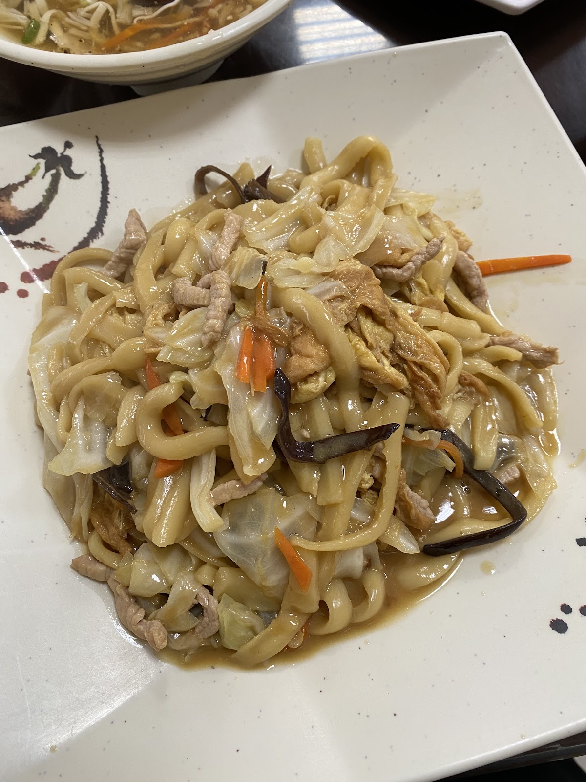家香味食堂招牌木須炒麵