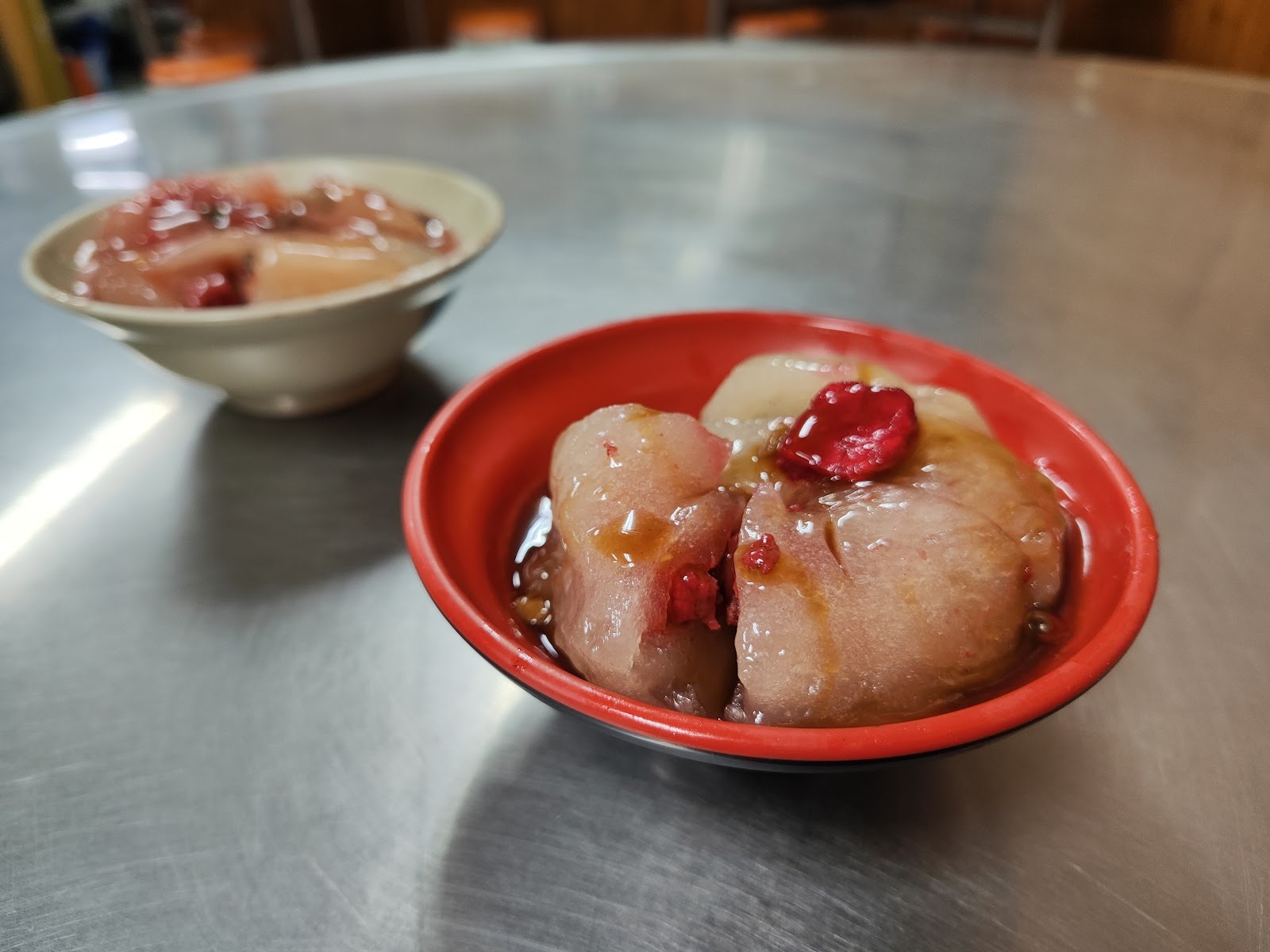 招牌紅糟肉圓，外皮Q彈內餡扎實－洪記中港肉圓