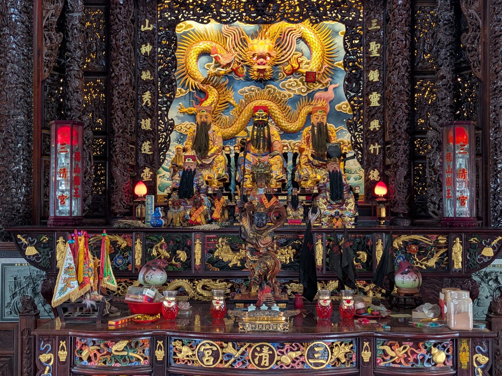竹塘三清宮內殿金龍雕刻神龕
